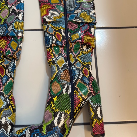 We the Kiss Multicolor Snakeskin Bright Heeled Boots Sz 8 - Picture 4 of 5